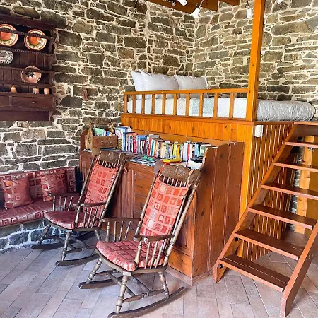 Σπίτι διακοπών Echo Traditional House - ηχώ παραδοσιακό σπίτι Έμπωνας