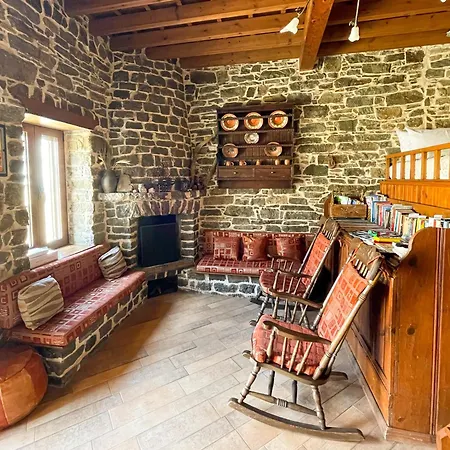 Echo Traditional House - ηχώ παραδοσιακό σπίτι * Embonas