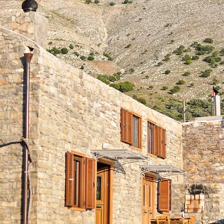 Σπίτι διακοπών Echo Traditional House - ηχώ παραδοσιακό σπίτι Έμπωνας