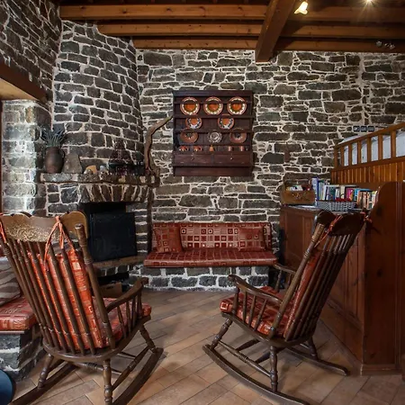 Echo Traditional House - ηχώ παραδοσιακό σπίτι Έμπωνας