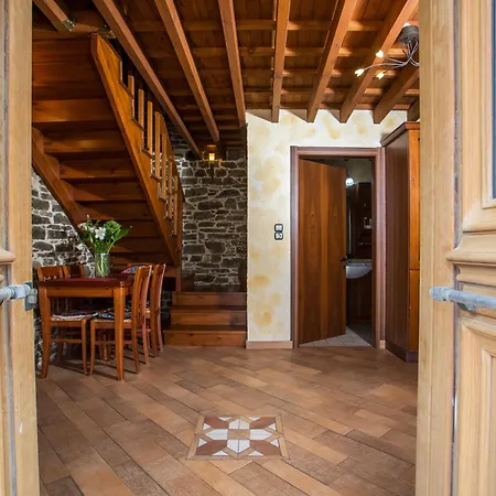 Echo Traditional House - ηχώ παραδοσιακό σπίτι Έμπωνας